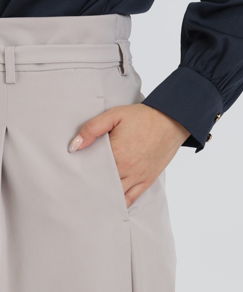 TRUDEA(トルディア)の「ベルテッド ワイドパンツ(その他パンツ・レディース・ネイビー/ブラック/グレイッシュベージュ・SMALL/LARGE/MEDIUM)」の20枚目の写真