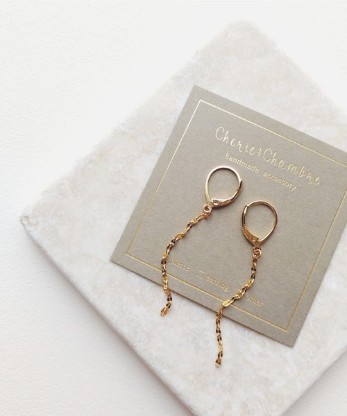 tone(トーン)の「【Cherie+Chambre】Petal Chain Pierce(ピアス(両耳用)・レディース・ゴールド・FREE)」の1枚目の写真