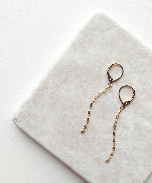tone(トーン)の「【Cherie+Chambre】Petal Chain Pierce(ピアス(両耳用)・レディース・ゴールド・FREE)」の2枚目の写真
