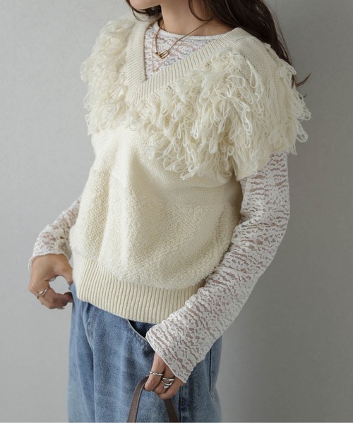 AMELY（エミリー）の「Vネックニットベスト（ベスト・レディース・アイボリー/ブラック/モカ/グレー・フリー）」の7枚目の写真