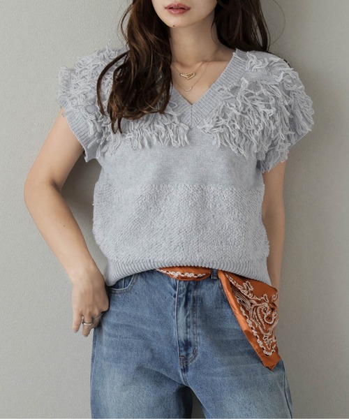 AMELY（エミリー）の「Vネックニットベスト（ベスト・レディース・アイボリー/ブラック/モカ/グレー・フリー）」の21枚目の写真