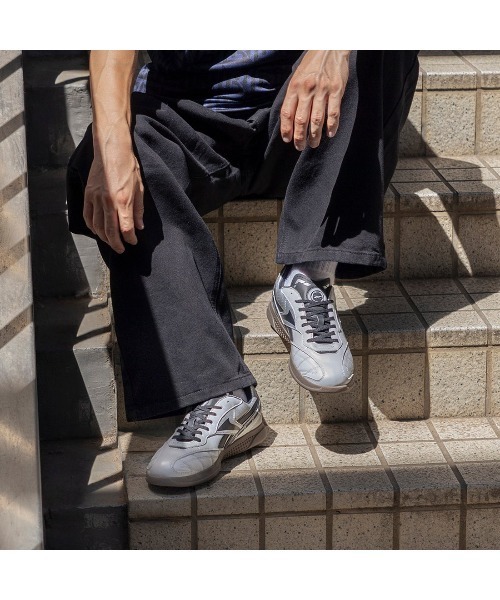 Reebok(リーボック)の「ハマー ストリート / HAMMER STREET(スニーカー・メンズ・ブラック×ホワイト/シルバー・26.5cm/26.0cm/24.0cm/23.5cm/23.0cm/22.5cm/28.5cm/28.0cm/27.5cm/27.0cm/25.5cm/24.5cm)」の15枚目の写真