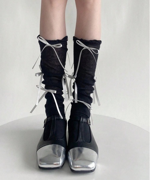 Vini(ヴィニ)の「【Vini】バレエコア リボンハイソックス(ソックス/靴下・レディース・グレー/ブラック/ホワイト・FREE)」の2枚目の写真