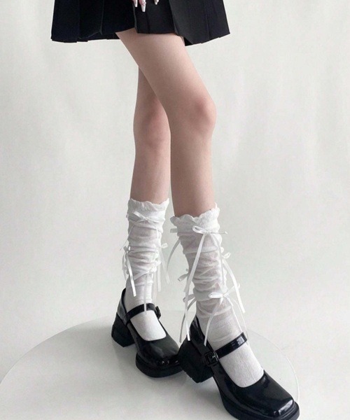 Vini(ヴィニ)の「【Vini】バレエコア リボンハイソックス(ソックス/靴下・レディース・グレー/ブラック/ホワイト・FREE)」の12枚目の写真