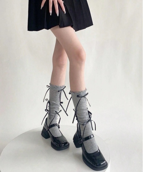 Vini(ヴィニ)の「【Vini】バレエコア リボンハイソックス(ソックス/靴下・レディース・グレー/ブラック/ホワイト・FREE)」の5枚目の写真
