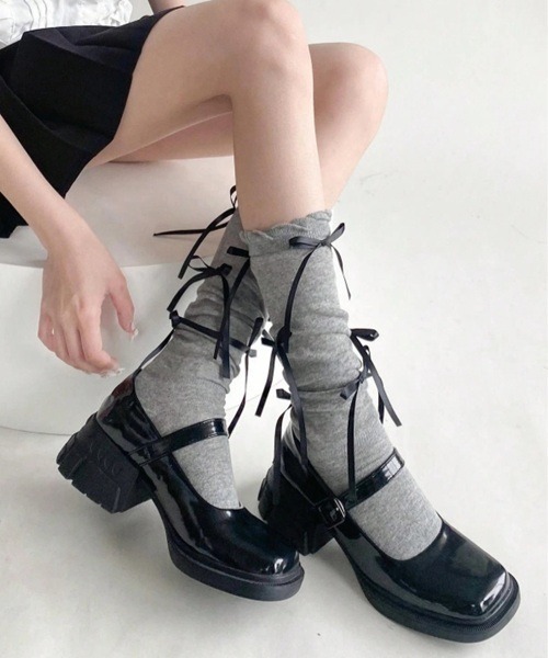 Vini(ヴィニ)の「【Vini】バレエコア リボンハイソックス(ソックス/靴下・レディース・グレー/ブラック/ホワイト・FREE)」の7枚目の写真