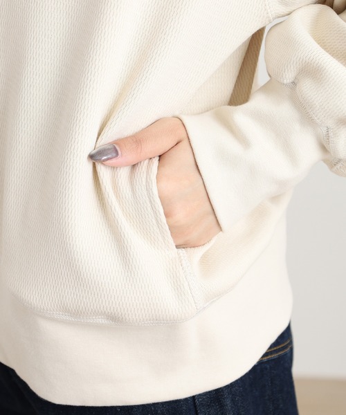 OMNES（オムネス）の「ハニカムストレッチ袖ボリュームカーディガン（カーディガン/ボレロ・レディース・ネイビー/ホワイト/アイボリー・FREE）」の9枚目の写真
