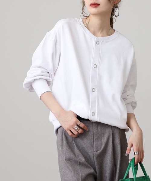 OMNES（オムネス）の「ハニカムストレッチ袖ボリュームカーディガン（カーディガン/ボレロ・レディース・ネイビー/ホワイト/アイボリー・FREE）」の8枚目の写真