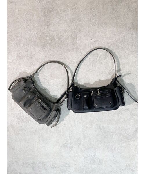 MURUA（ムルーア）の「マルチポケットショルダーバッグ（ショルダーバッグ・レディース・ブラック/グレー・FREE）」の12枚目の写真