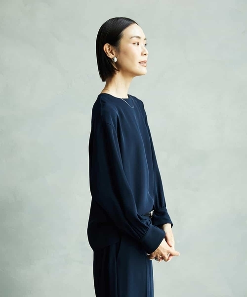 MICHEL KLEIN（ミッシェル・クラン）の「[セットアップ対応]ノーカラーブラウス（シャツ/ブラウス・レディース・ベージュ/ネイビー・38）」の3枚目の写真