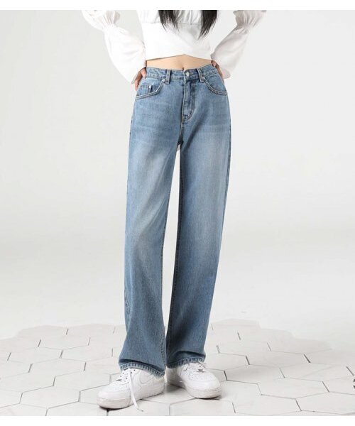 AVANDRESS(アバンドレス )の「STRAIGHT WIDE DENIM PANTS LIGHT BLUE(デニムパンツ・レディース・その他・SMALL/MEDIUM/LARGE/X-LARGE)」の4枚目の写真