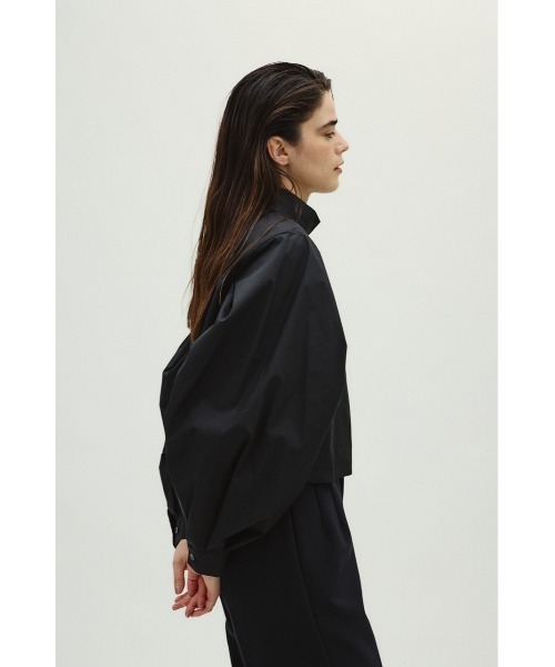 RIM.ARK(リムアーク)の「Folded neck tuck blouse フォールディッドネックタックブラウス(シャツ/ブラウス・レディース・ライトイエロー/ブラック/ネイビー/ホワイト・36/38)」の17枚目の写真