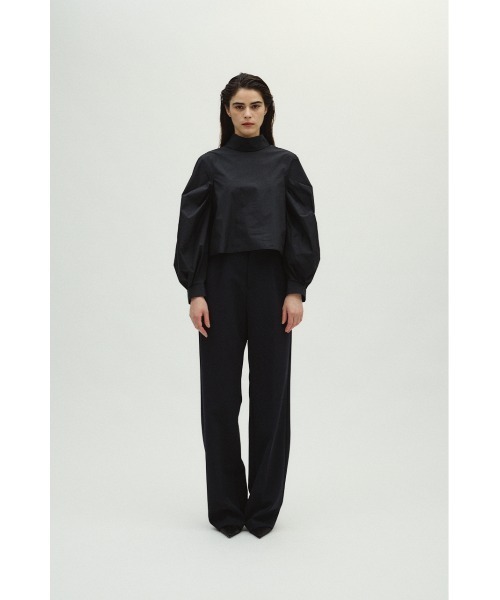 RIM.ARK(リムアーク)の「Folded neck tuck blouse フォールディッドネックタックブラウス(シャツ/ブラウス・レディース・ライトイエロー/ブラック/ネイビー/ホワイト・36/38)」の8枚目の写真
