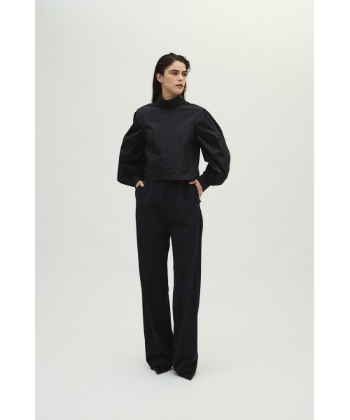 RIM.ARK(リムアーク)の「Folded neck tuck blouse フォールディッドネックタックブラウス(シャツ/ブラウス・レディース・ライトイエロー/ブラック/ネイビー/ホワイト・36/38)」の10枚目の写真