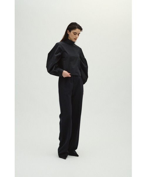 RIM.ARK(リムアーク)の「Folded neck tuck blouse フォールディッドネックタックブラウス(シャツ/ブラウス・レディース・ライトイエロー/ブラック/ネイビー/ホワイト・36/38)」の11枚目の写真