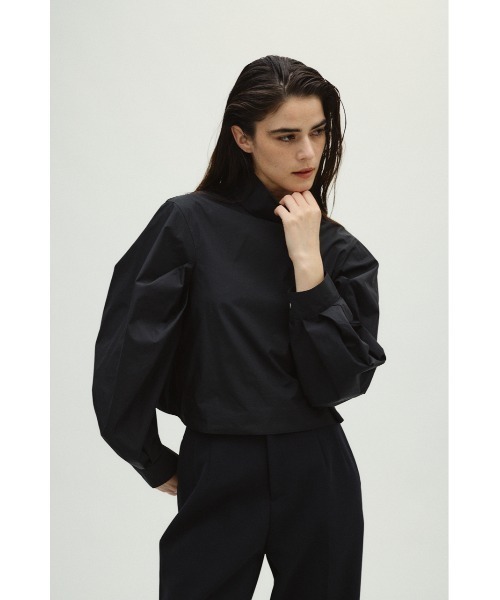 RIM.ARK(リムアーク)の「Folded neck tuck blouse フォールディッドネックタックブラウス(シャツ/ブラウス・レディース・ライトイエロー/ブラック/ネイビー/ホワイト・36/38)」の15枚目の写真