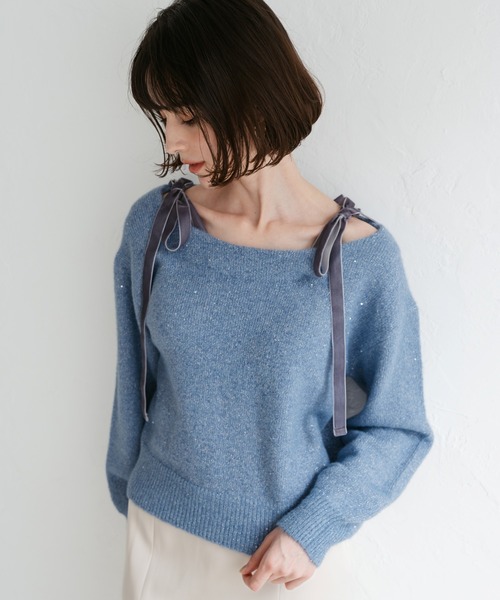 31 Sons de mode（トランテアン　ソン　ドゥ　モード）の「2025秋冬新作 ベロア肩リボンふわふわニット（ニット/セーター・レディース・ブルー/アイボリー/ブラウン/レッド・ﾌﾘ-）」の5枚目の写真