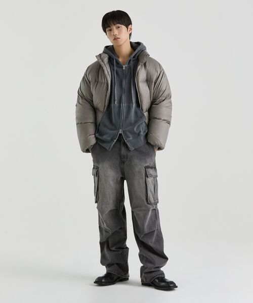 MUSINSA STANDARD（ムシンサスタンダード）の「デニムパラシュートカーゴパンツ [ウォッシュドブラック]（デニムパンツ・メンズ・その他・40/38/42/36/34/28/29/32/30/31/33/26/27）」の8枚目の写真