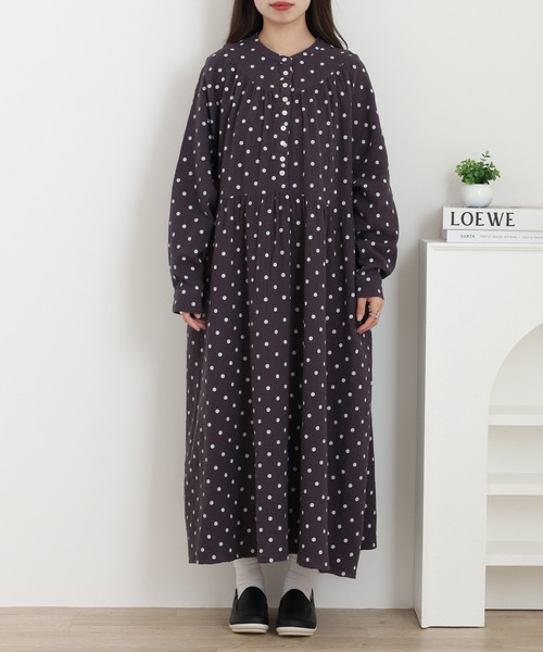 OMNES(オムネス)の「ダブルガーゼ 多ボタンギャザーワンピース(ワンピース・レディース・ネイビー系/グレー系その他・FREE)」の11枚目の写真