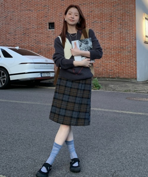 gossip!ロサンゼルス(ゴシップロサンゼルス)の「Y2Kガーリー レトロチェックAラインスカート/ミディ丈 【サイズあり】 厚手(韓国ファッションガーリー定番)(スカート・レディース・チェック・M/S/L)」の5枚目の写真