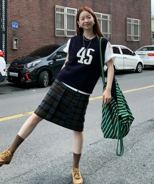 gossip!ロサンゼルス(ゴシップロサンゼルス)の「Y2Kガーリー レトロチェックAラインスカート/ミディ丈 【サイズあり】 厚手(韓国ファッションガーリー定番)(スカート・レディース・チェック・M/S/L)」の16枚目の写真
