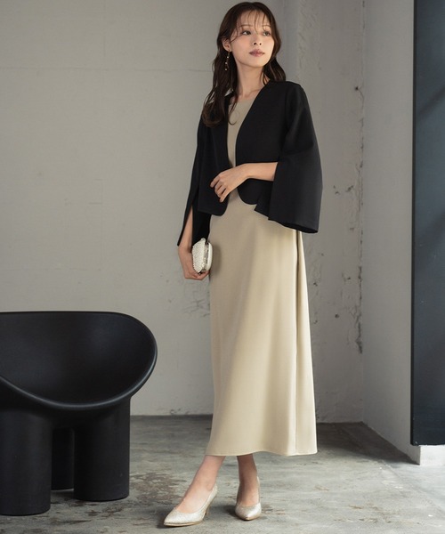 Flolia（フロリア）の「スリットスリーブノーカラージャケット ボレロ ショート丈 結婚式 オケージョン フォーマル セレモニー 卒業式 卒園式 入学式 入園式【洗える】《着用動画あり》（ノーカラージャケット・レディース・ブラック/ベージュ・2L/S/M/L/4L/3L）」の4枚目の写真