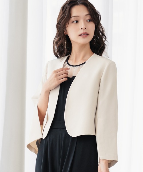 Flolia（フロリア）の「スリットスリーブノーカラージャケット ボレロ ショート丈 結婚式 オケージョン フォーマル セレモニー 卒業式 卒園式 入学式 入園式【洗える】《着用動画あり》（ノーカラージャケット・レディース・ブラック/ベージュ・2L/S/M/L/4L/3L）」の16枚目の写真