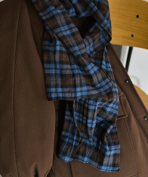 ear PAPILLONNER（イアパピヨネ）の「コットンタータンチェックストール（ストール/ショール・レディース・ネイビー・FREE）」の8枚目の写真