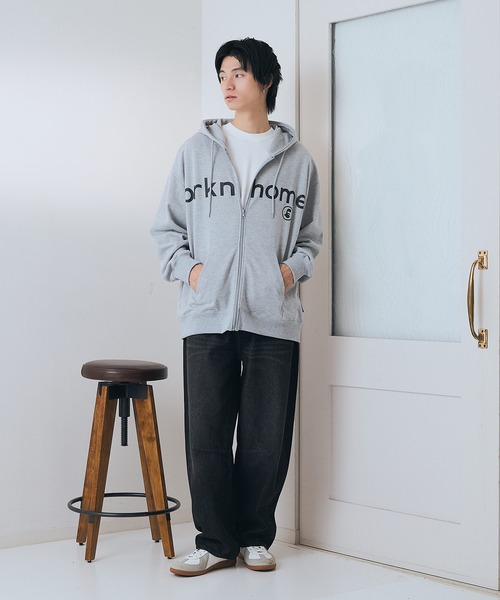 brknhome(ブロークンホーム)の「【BRKNHOME/ブロークンホーム】【シンプルロゴで着まわしやすい】カレッジロゴ プリント フルジップ スウェットパーカー カジュアル ストリート ユニセックス(パーカー・メンズ・杢グレー/ブラック・MEDIUM/LARGE)」の8枚目の写真