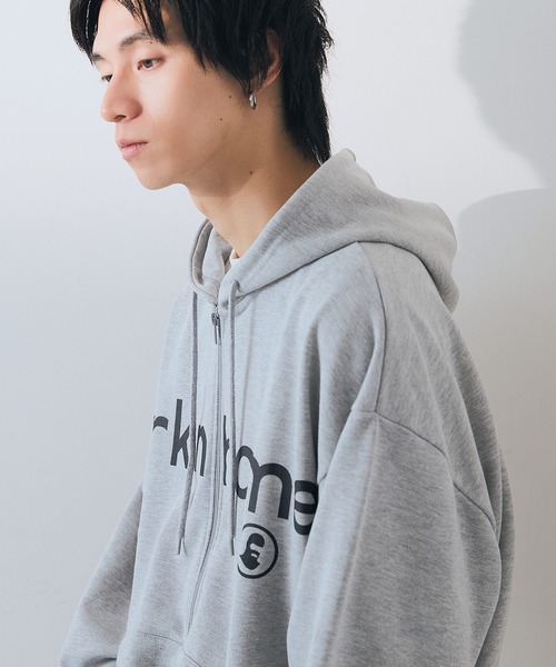 brknhome(ブロークンホーム)の「【BRKNHOME/ブロークンホーム】【シンプルロゴで着まわしやすい】カレッジロゴ プリント フルジップ スウェットパーカー カジュアル ストリート ユニセックス(パーカー・メンズ・杢グレー/ブラック・MEDIUM/LARGE)」の14枚目の写真