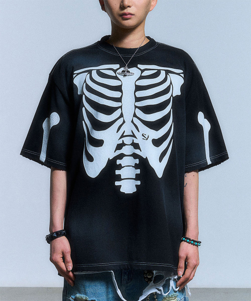 SCHISM INDUCING(スキズムインデューシング)の「RIB CAGE T SHIRT_BLACK(Tシャツ/カットソー・レディース・その他・MEDIUM/LARGE)」の1枚目の写真