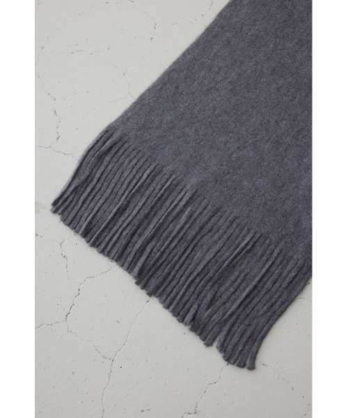 AZUL by moussy（アズールバイマウジー）の「ソフトタッチニットフリンジストール（マフラー・レディース・アイボリー/チャコールグレー/ミント/ピンク・FREE）」の15枚目の写真