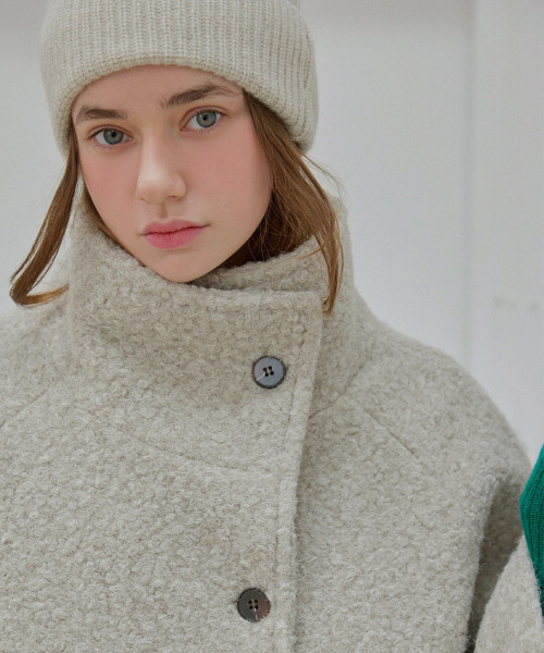 SLOWLOLLI(スローローリ)の「Teddy boucle half coat_3 Colors(トレンチコート・レディース・アイボリー/ブラック/キャメル・FREE)」の5枚目の写真