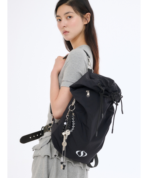 Salad bowls（サラダボール）の「502 LIP LIGHT STRING BACKPACK [BLACK]（バックパック/リュック・レディース・ブラック・FREE）」の4枚目の写真