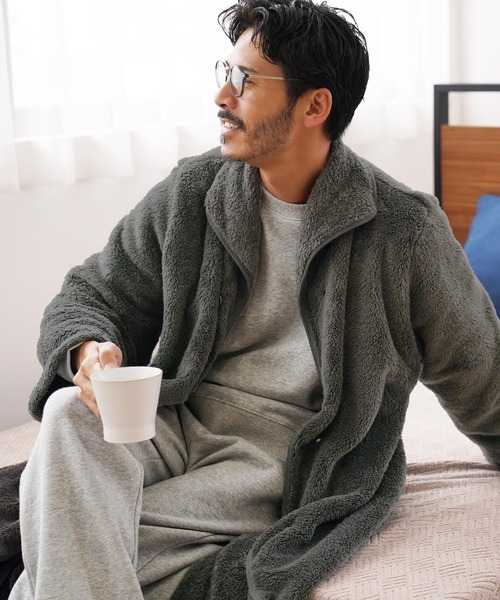 jiggys shop(ジギーズショップ)の「着る毛布 モコボアルームコート あったかルームウェア(ルームウェア/パジャマ・メンズ・ネイビー/ブラウン/ブラック/チャコールグレー/アイボリー・FREE)」の4枚目の写真