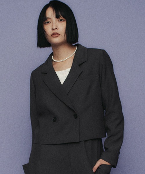 studio CLIP（スタディオクリップ）の「【daily CLIP】Wボタンショートジャケット（テーラードジャケット・レディース・ベージュ/チャコール・FREE）」の2枚目の写真