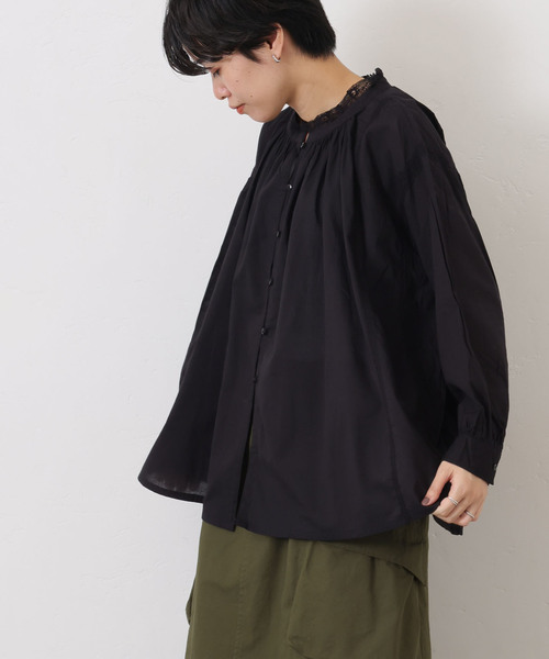 JOURNAL STANDARD LUXE（ジャーナルスタンダード　ラックス）の「【SOIL】CAMBRIC WITH LACE GATHERED SMOCK（シャツ/ブラウス・レディース・ブラック/ホワイト・2）」の4枚目の写真