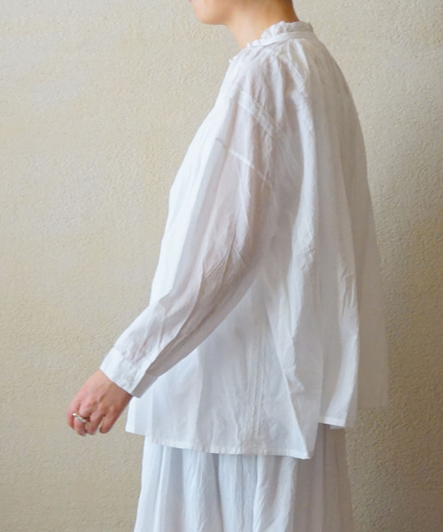 JOURNAL STANDARD LUXE（ジャーナルスタンダード　ラックス）の「【SOIL】CAMBRIC WITH LACE GATHERED SMOCK（シャツ/ブラウス・レディース・ブラック/ホワイト・2）」の8枚目の写真