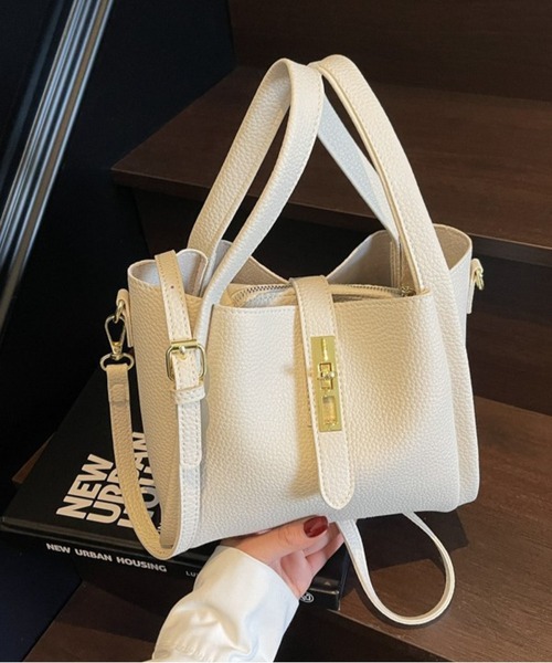 lit.Cy（リットシー）の「ベルテッド キューブ 2WAY トートショルダーバッグ（トートバッグ・レディース・ブラック/オフホワイト/グレー系/ブラウン・FREE）」の11枚目の写真