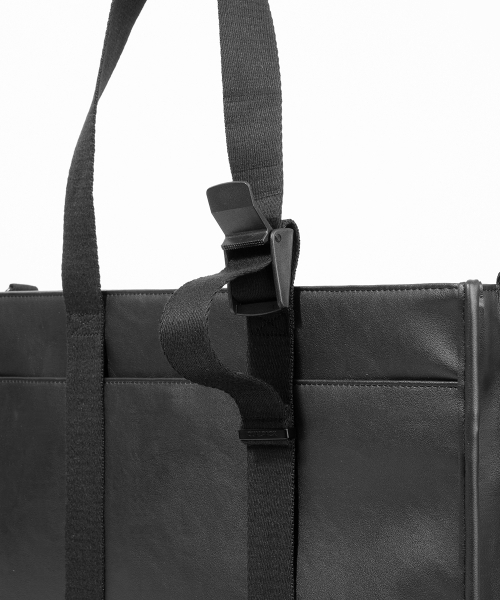 QUALPACK（クアルパック）の「エッセンシャルトートバッグ 331 ビーガンレザー ブラック（トートバッグ・メンズ・その他・FREE）」の6枚目の写真