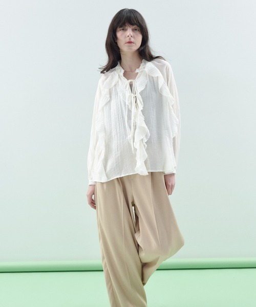 Shelly island（シェリーアイランド）の「楊柳シアーフリルシャツ（シャツ/ブラウス・レディース・ブルー/ブラック/ホワイト・FREE）」の5枚目の写真