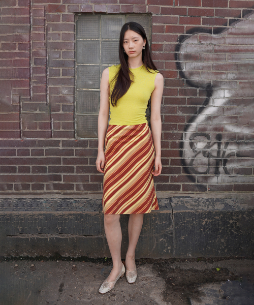 NUUANU(ヌアヌ)の「Ambra Skirt_Caramel(スカート・レディース・その他・1/2/3)」の2枚目の写真