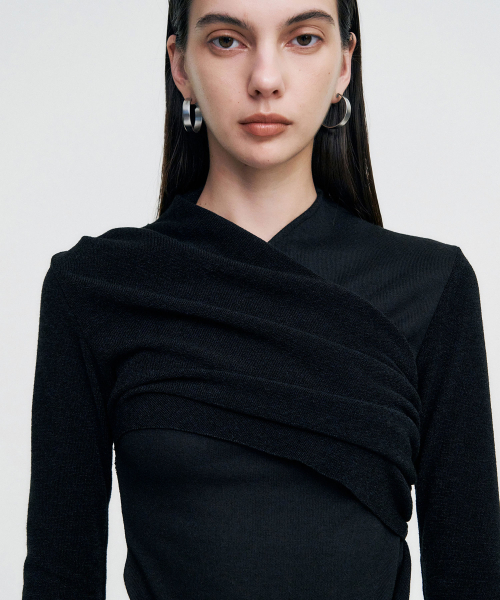 KIMZISU（キムジス）の「Layered Knit Top _ BLACK（ニット/セーター・レディース・その他・ONE SIZE）」の4枚目の写真