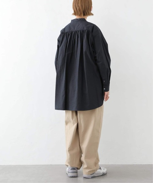 JOURNAL STANDARD LUXE（ジャーナルスタンダード　ラックス）の「60コットン スタンドカラーギャザーシャツ（シャツ/ブラウス・レディース・ブラック/サックスブルー/ホワイト・FREE）」の5枚目の写真