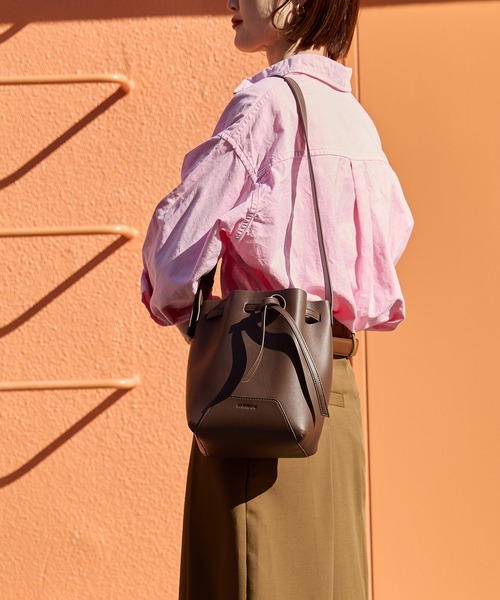 HASHIBAMI（ハシバミ）の「【HASHIBAMI】フェズ巾着バッグ M（ショルダーバッグ・レディース・ダークブラウン/ブラック・FREE）」の3枚目の写真