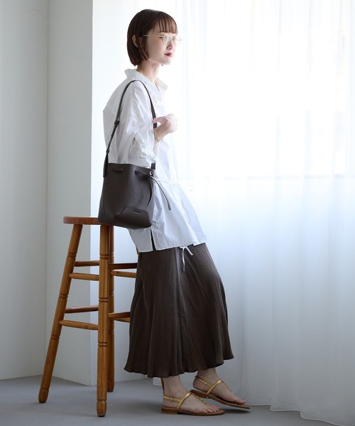 HASHIBAMI（ハシバミ）の「【HASHIBAMI】フェズ巾着バッグ M（ショルダーバッグ・レディース・ダークブラウン/ブラック・FREE）」の8枚目の写真