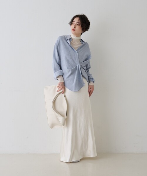 EMMA ROUGE VIF(エマルージュヴィフ)の「【一部店舗限定】アシンメトリー変形2WAYシャツ(シャツ/ブラウス・レディース・オフホワイト/ストライプ・フリー)」の17枚目の写真