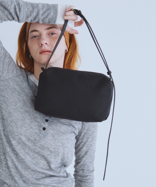 Auntie Rosa Holiday（アンティローザホリデー）の「ナイロンスクエア2WAYBAG（ハンドバッグ・レディース・カーキ/ブラック・FREE）」の3枚目の写真