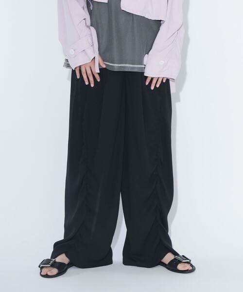 BEAMS BOY(ビームスボーイ)の「【8/6再値下げ】maturely / リサイクル アムンゼン シャーリング アンド スリット パンツ(スラックス・レディース・ブラック/アイボリー・0/1)」の1枚目の写真