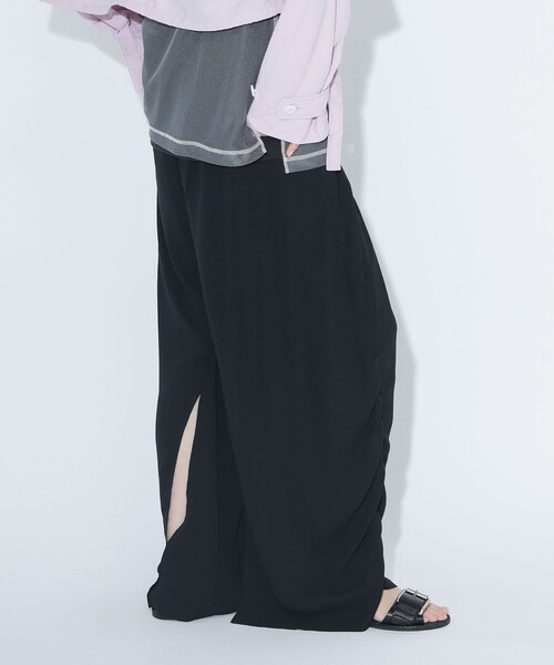 BEAMS BOY(ビームスボーイ)の「【8/6再値下げ】maturely / リサイクル アムンゼン シャーリング アンド スリット パンツ(スラックス・レディース・ブラック/アイボリー・0/1)」の21枚目の写真